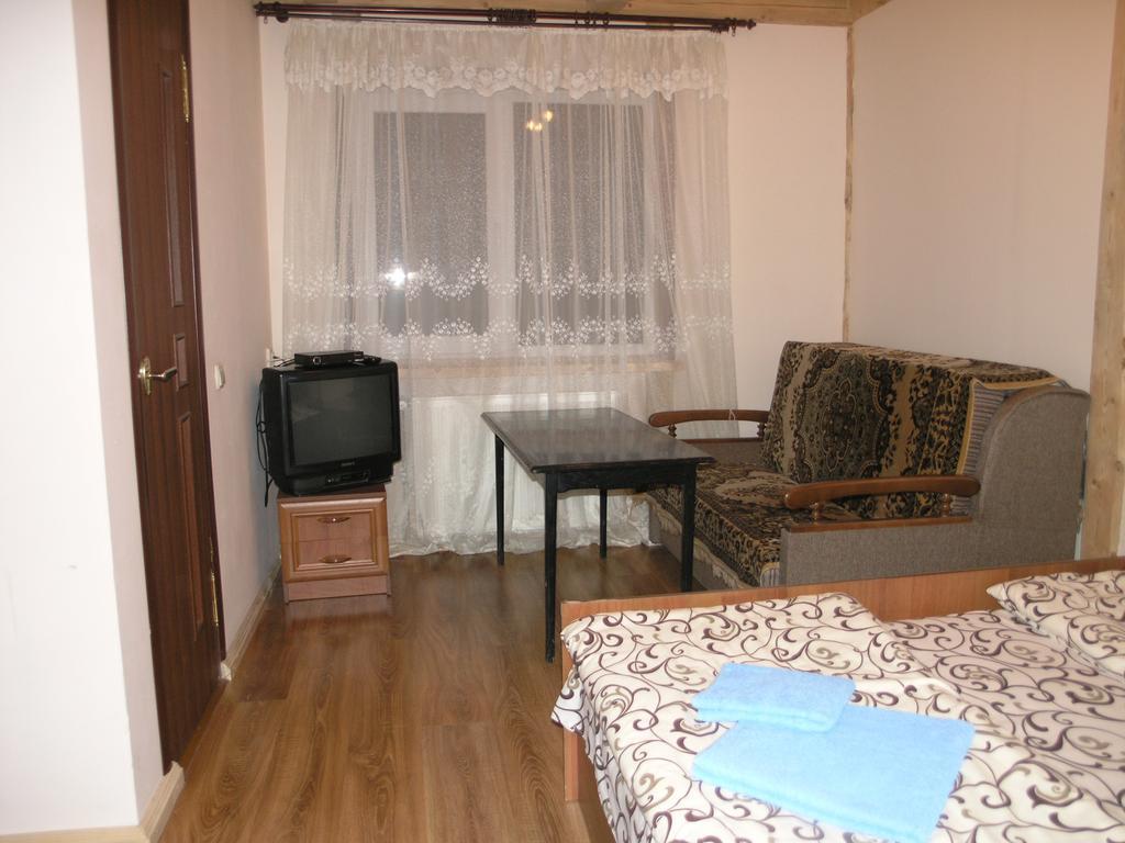 Arnika Tatariv Hotel Exterior photo